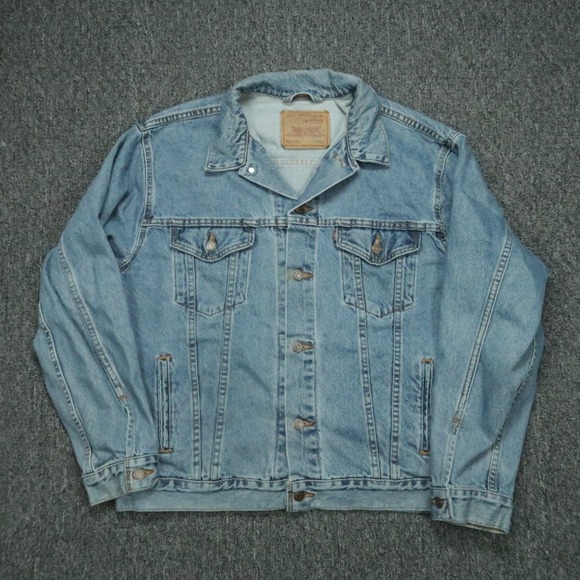 VINTAGE Levis Jacket Mens Large Blue Denim Trucker Button Light Wash USA 90s